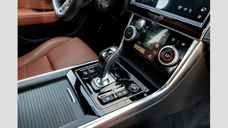 2022 Approved Jaguar XE Santorini Black X760 2.0 AJ20 P4M RWD 4DR SWB 250LE Auto HF760/352BY 22MY R-Dynamic SE P250