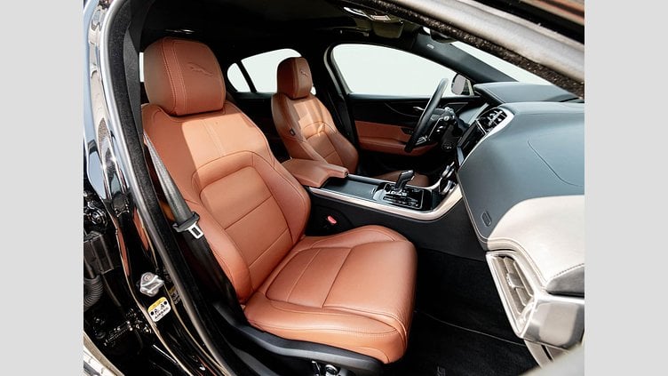 2022 Approved Jaguar XE Santorini Black X760 2.0 AJ20 P4M RWD 4DR SWB 250LE Auto HF760/352BY 22MY R-Dynamic SE P250