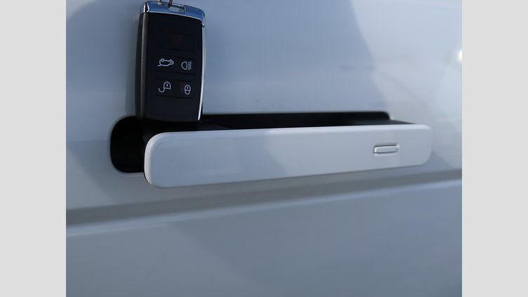 2019 認定中古車 Land Rover Range Rover Evoque Fuji White P R-Dynamic　SE