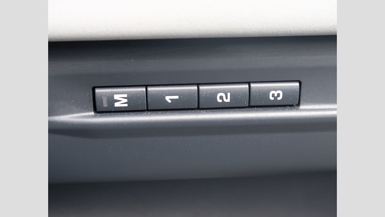 2019 認定中古車 Land Rover Range Rover Evoque Fuji White P R-Dynamic　SE