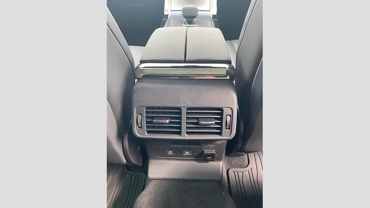 2025 Approved Land Rover Range Rover Velar Hakuba Silver TRANSVERSE INLINE 6, DOHC, 4 VALVES PER CYLINDER  RANGE ROVER VELAR AWD 3.0D 221