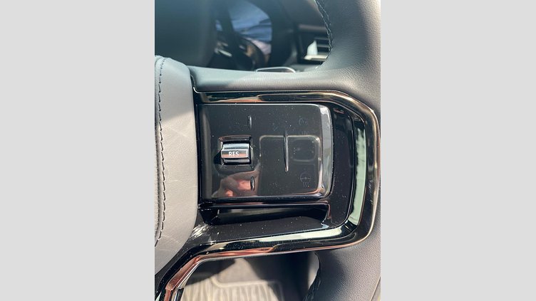 2025 Approved Land Rover Range Rover Velar Hakuba Silver TRANSVERSE INLINE 6, DOHC, 4 VALVES PER CYLINDER  RANGE ROVER VELAR AWD 3.0D 221