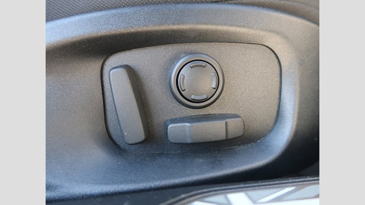 2017 認定中古車 Jaguar XE White D ピュア