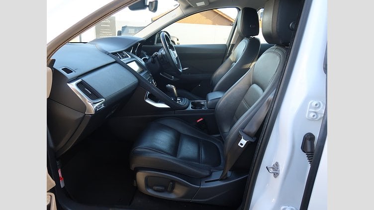 2019 認定中古車 Jaguar E-Pace Fuji White D センサリー・パーフォーマンス・エディション