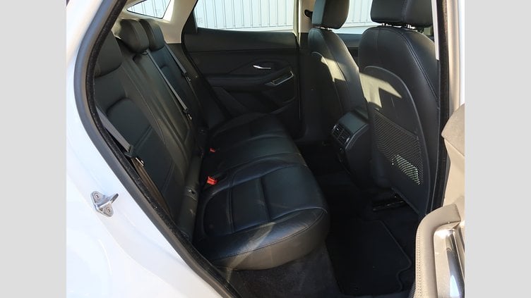 2019 認定中古車 Jaguar E-Pace Fuji White D センサリー・パーフォーマンス・エディション