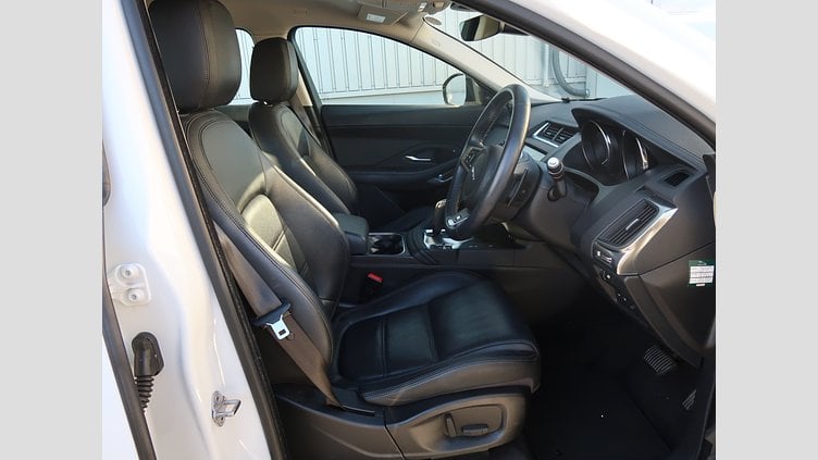 2019 認定中古車 Jaguar E-Pace Fuji White D センサリー・パーフォーマンス・エディション
