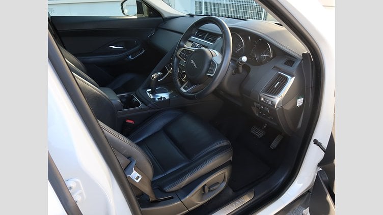 2019 認定中古車 Jaguar E-Pace Fuji White D センサリー・パーフォーマンス・エディション