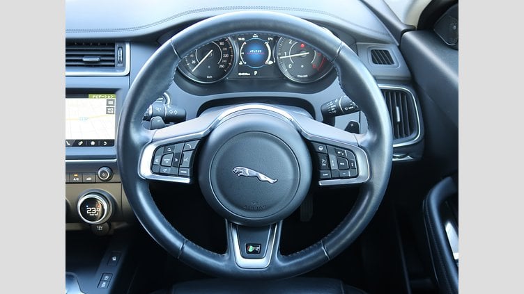 2019 認定中古車 Jaguar E-Pace Fuji White D センサリー・パーフォーマンス・エディション