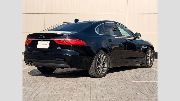 2019 認定中古車 Jaguar XF Narvik Black D ピュア