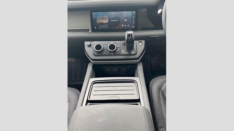 2023 Approved Land Rover Defender 110 Fuji White ALL WHEEL DRIVE Land Rover Defender 110 D300 X-Dynamic SE