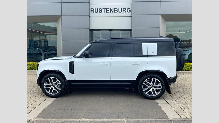 2023 Approved Land Rover Defender 110 Fuji White ALL WHEEL DRIVE Land Rover Defender 110 D300 X-Dynamic SE