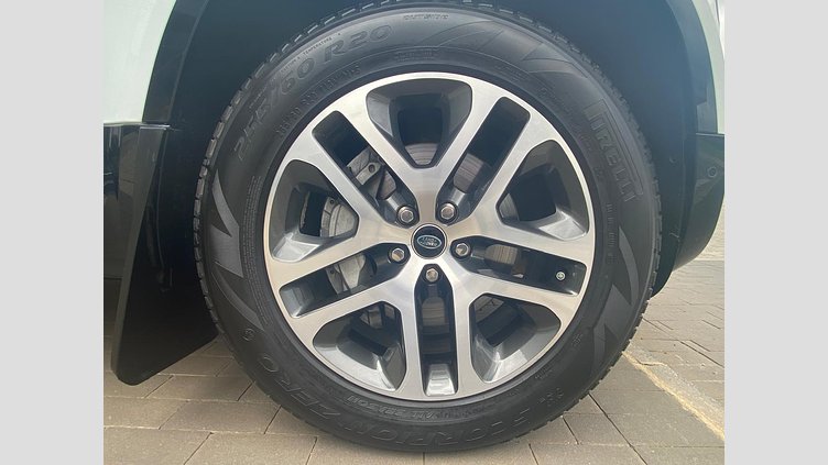 2023 Approved Land Rover Defender 110 Fuji White ALL WHEEL DRIVE Land Rover Defender 110 D300 X-Dynamic SE