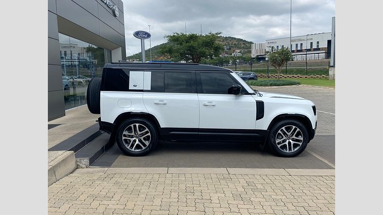 2023 Approved Land Rover Defender 110 Fuji White ALL WHEEL DRIVE Land Rover Defender 110 D300 X-Dynamic SE