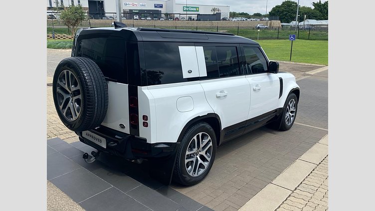 2023 Approved Land Rover Defender 110 Fuji White ALL WHEEL DRIVE Land Rover Defender 110 D300 X-Dynamic SE