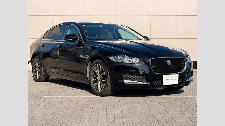 2019 認定中古車 Jaguar XF Narvik Black D ピュア