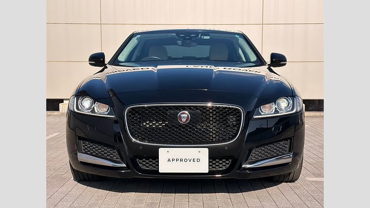 2019 認定中古車 Jaguar XF Narvik Black D ピュア