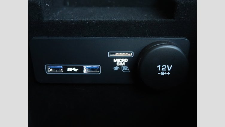 2019 認定中古車 Jaguar XF Narvik Black D ピュア