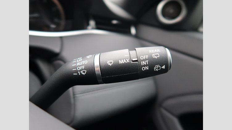 2023 認定中古車 Land Rover Range Rover Evoque Fuji White P SE