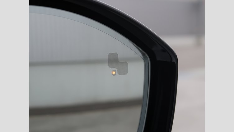 2023 認定中古車 Land Rover Range Rover Evoque Fuji White P SE