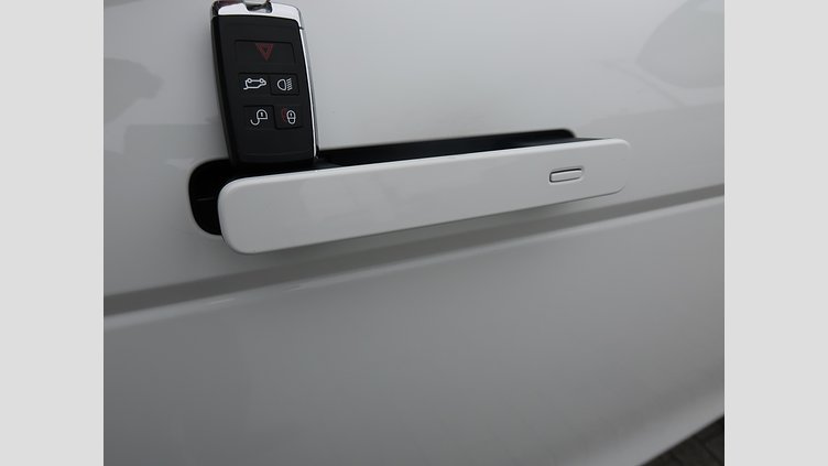 2023 認定中古車 Land Rover Range Rover Evoque Fuji White P SE