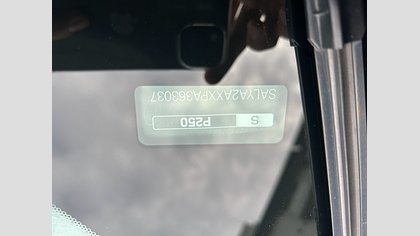 Range Rover Velar 68