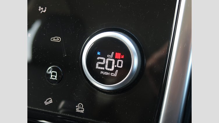 2023 認定中古車 Land Rover Discovery Sport Fuji White d200 SE