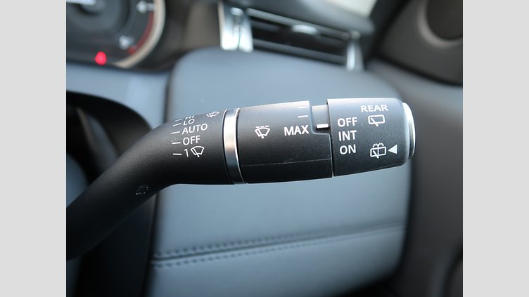 2023 認定中古車 Land Rover Discovery Sport Fuji White d200 SE