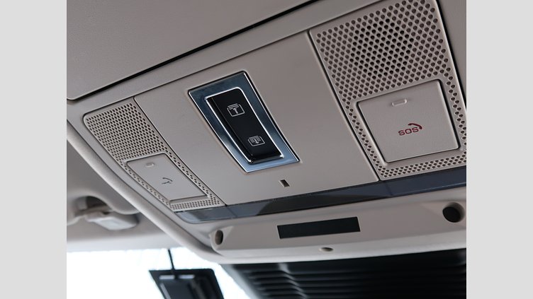 2023 認定中古車 Land Rover Discovery Sport Fuji White d200 SE