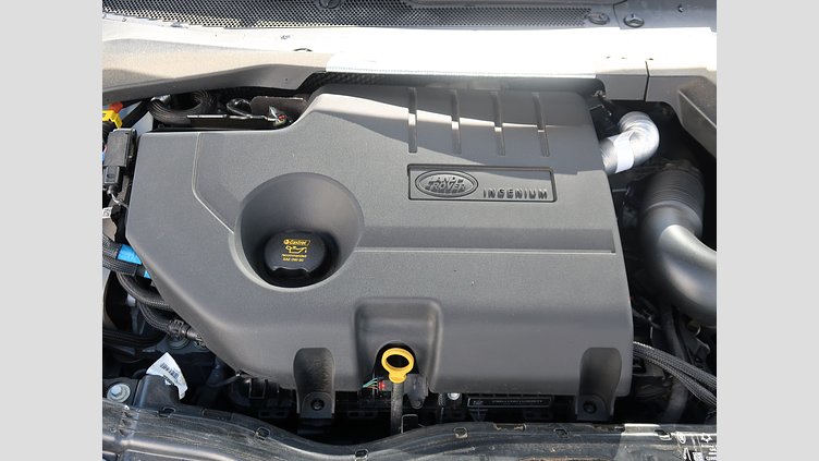 2023 認定中古車 Land Rover Discovery Sport Fuji White d200 SE