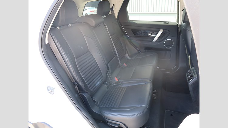 2023 認定中古車 Land Rover Discovery Sport Fuji White d200 SE