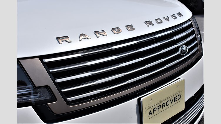 2023 認定中古車 Land Rover Range Rover Icy White in Gloss finish P510 AWD PHEV（AT スタンダードホイールベース　SV　