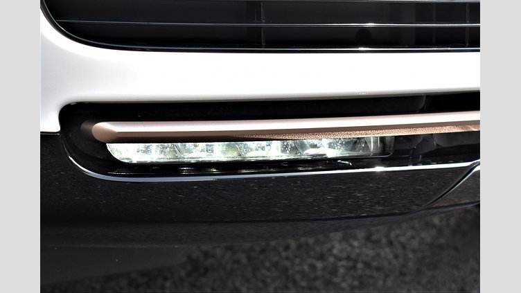 2023 認定中古車 Land Rover Range Rover Icy White in Gloss finish P510 AWD PHEV（AT スタンダードホイールベース　SV　