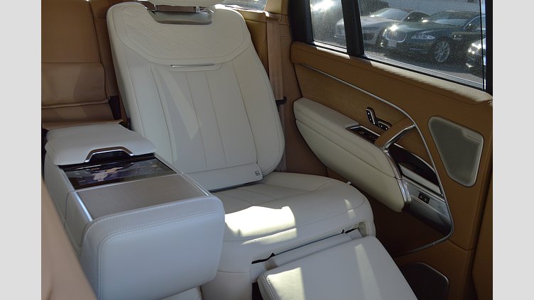 2023 認定中古車 Land Rover Range Rover Icy White in Gloss finish P510 AWD PHEV（AT スタンダードホイールベース　SV　