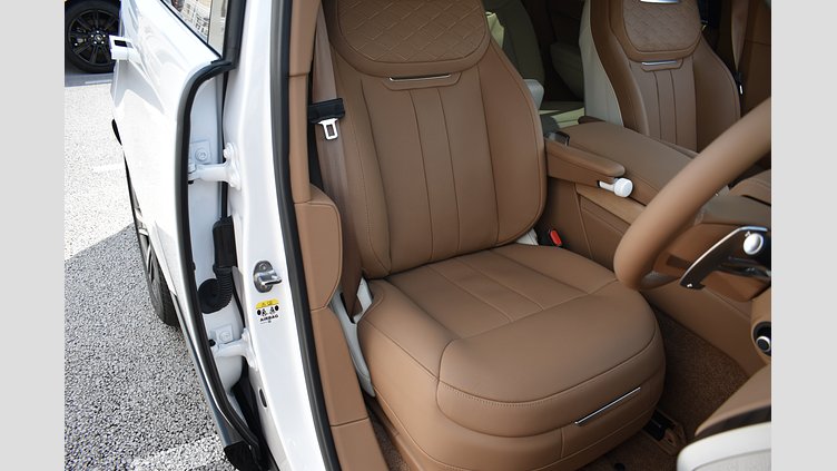 2023 認定中古車 Land Rover Range Rover Icy White in Gloss finish P510 AWD PHEV（AT スタンダードホイールベース　SV　