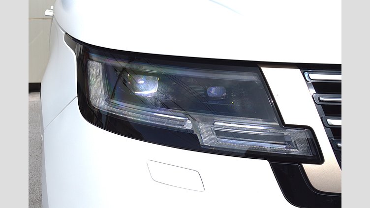 2024 認定中古車 Land Rover Range Rover アイシーホワイト - サテンフィニッシュ P550 AWD PHEV（AT） スタンダードホイールベース SV