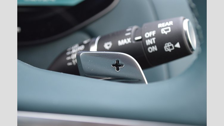 2024 認定中古車 Land Rover Range Rover アイシーホワイト - サテンフィニッシュ P550 AWD PHEV（AT） スタンダードホイールベース SV