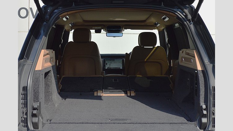 2024 認定中古車 Land Rover Range Rover シャラントグレー P550 AWD PHEV（AT） スタンダードホイールベース HSE