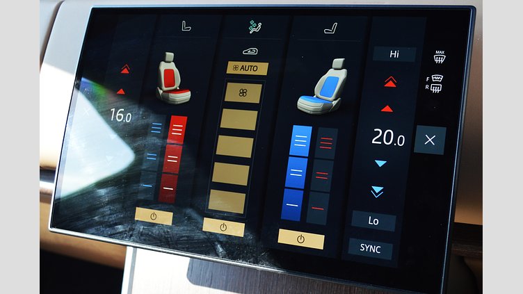 2024 認定中古車 Land Rover Range Rover シャラントグレー P550 AWD PHEV（AT） スタンダードホイールベース HSE