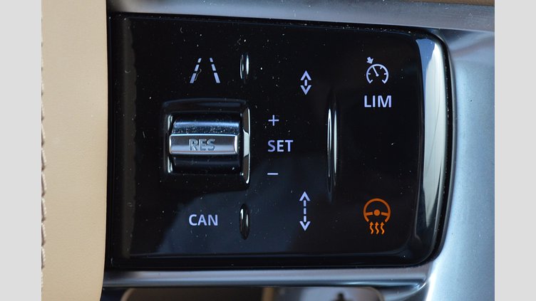 2024 認定中古車 Land Rover Range Rover シャラントグレー P550 AWD PHEV（AT） スタンダードホイールベース HSE