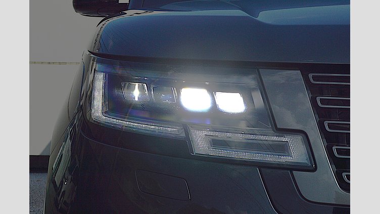 2024 認定中古車 Land Rover Range Rover シャラントグレー P550 AWD PHEV（AT） スタンダードホイールベース HSE