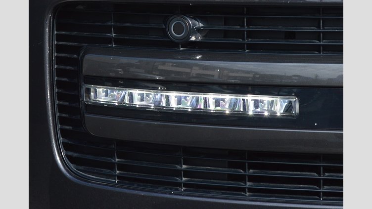 2024 認定中古車 Land Rover Range Rover シャラントグレー P550 AWD PHEV（AT） スタンダードホイールベース HSE