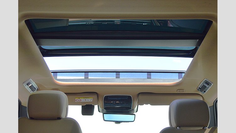 2024 認定中古車 Land Rover Range Rover シャラントグレー P550 AWD PHEV（AT） スタンダードホイールベース HSE