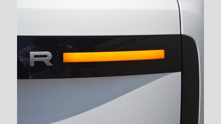 2025 認定中古車 Land Rover Range Rover フジホワイト P550 AWD PHEV（AT） スタンダードホイールベース HSE