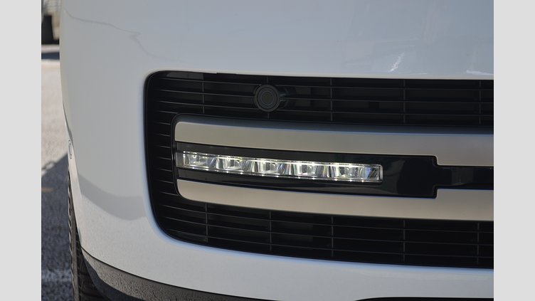 2025 認定中古車 Land Rover Range Rover フジホワイト P550 AWD PHEV（AT） スタンダードホイールベース HSE