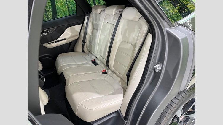 2019 認定中古車 Jaguar F-Pace Santorini Black P200 プレステージ