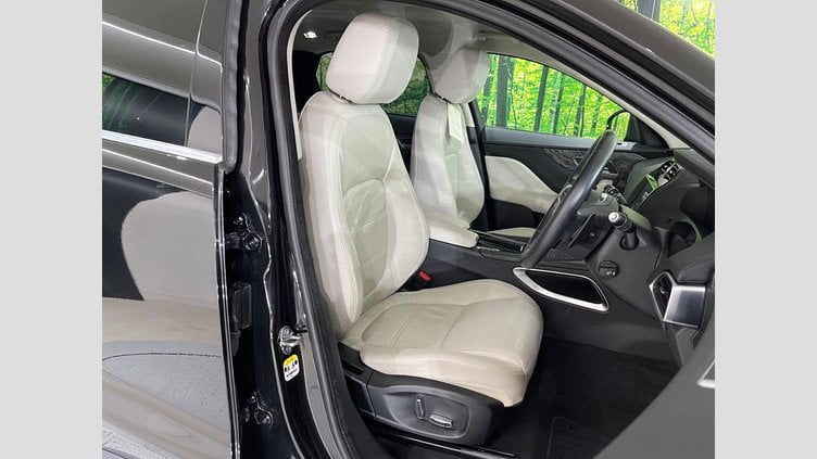 2019 認定中古車 Jaguar F-Pace Santorini Black P200 プレステージ