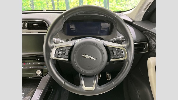 2019 認定中古車 Jaguar F-Pace Santorini Black P200 プレステージ