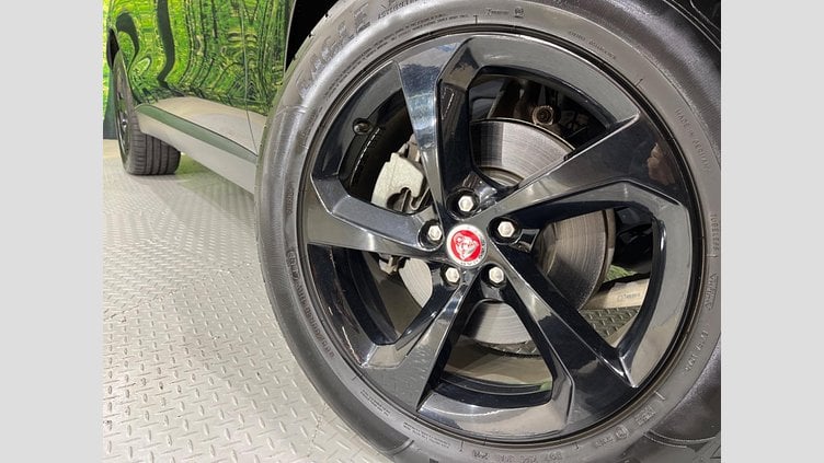 2019 認定中古車 Jaguar F-Pace Santorini Black P200 プレステージ