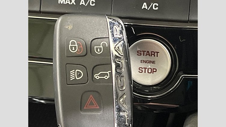 2019 認定中古車 Jaguar F-Pace Santorini Black P200 プレステージ