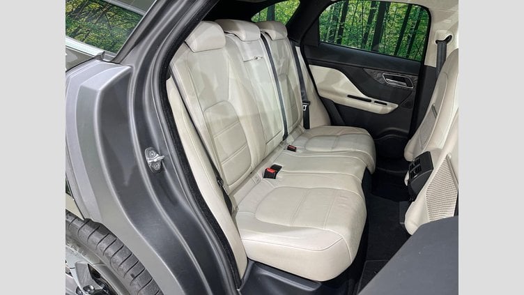 2019 認定中古車 Jaguar F-Pace Santorini Black P200 プレステージ